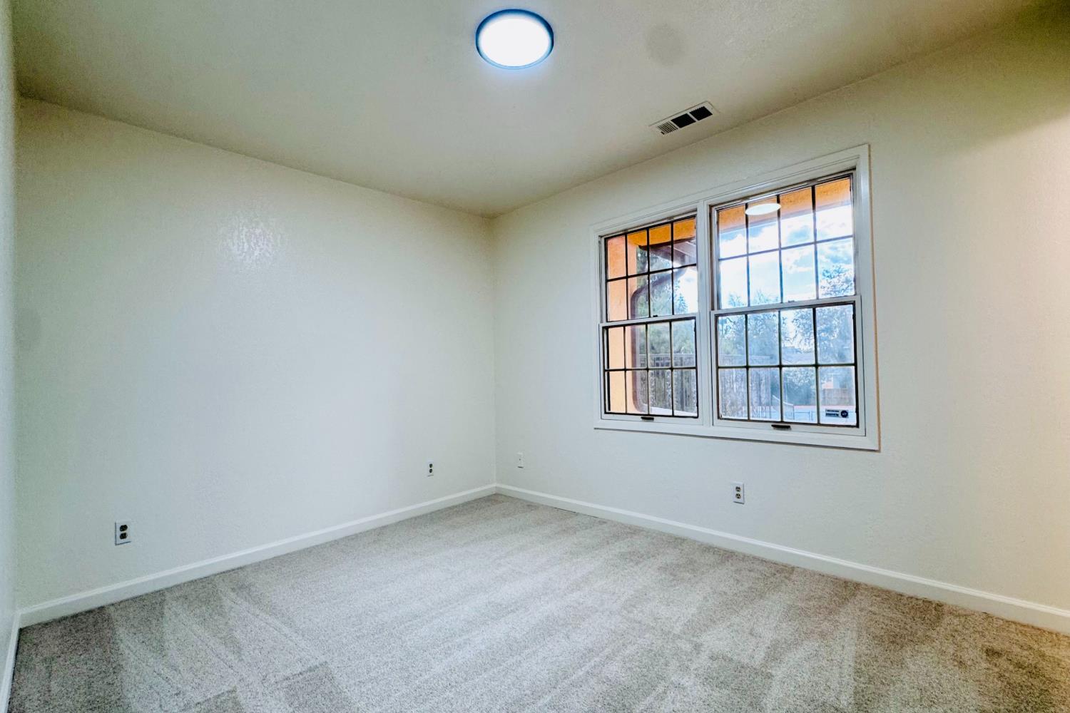 8155 N Fowler Ave, Clovis, CA 93619