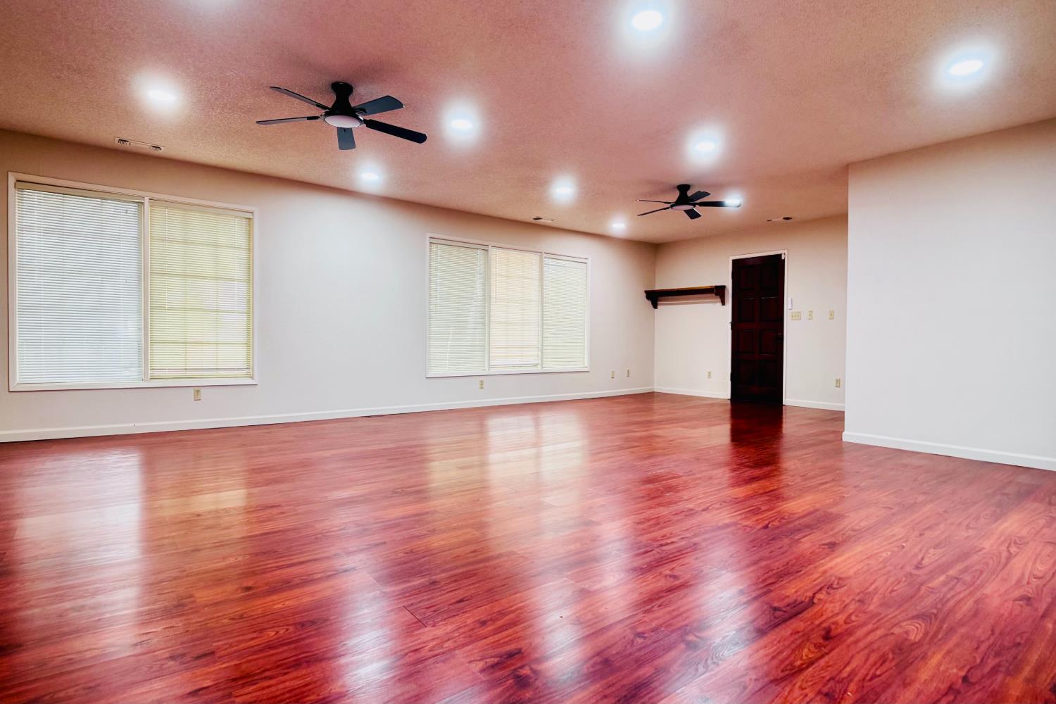 8155 N Fowler Ave, Clovis, CA 93619