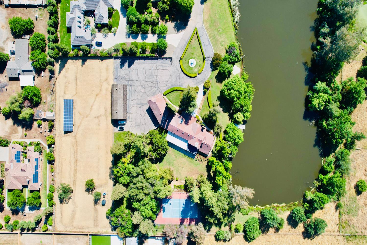 8155 N Fowler Ave, Clovis, CA 93619