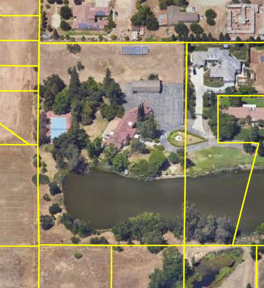 8155 N Fowler Ave, Clovis, CA 93619