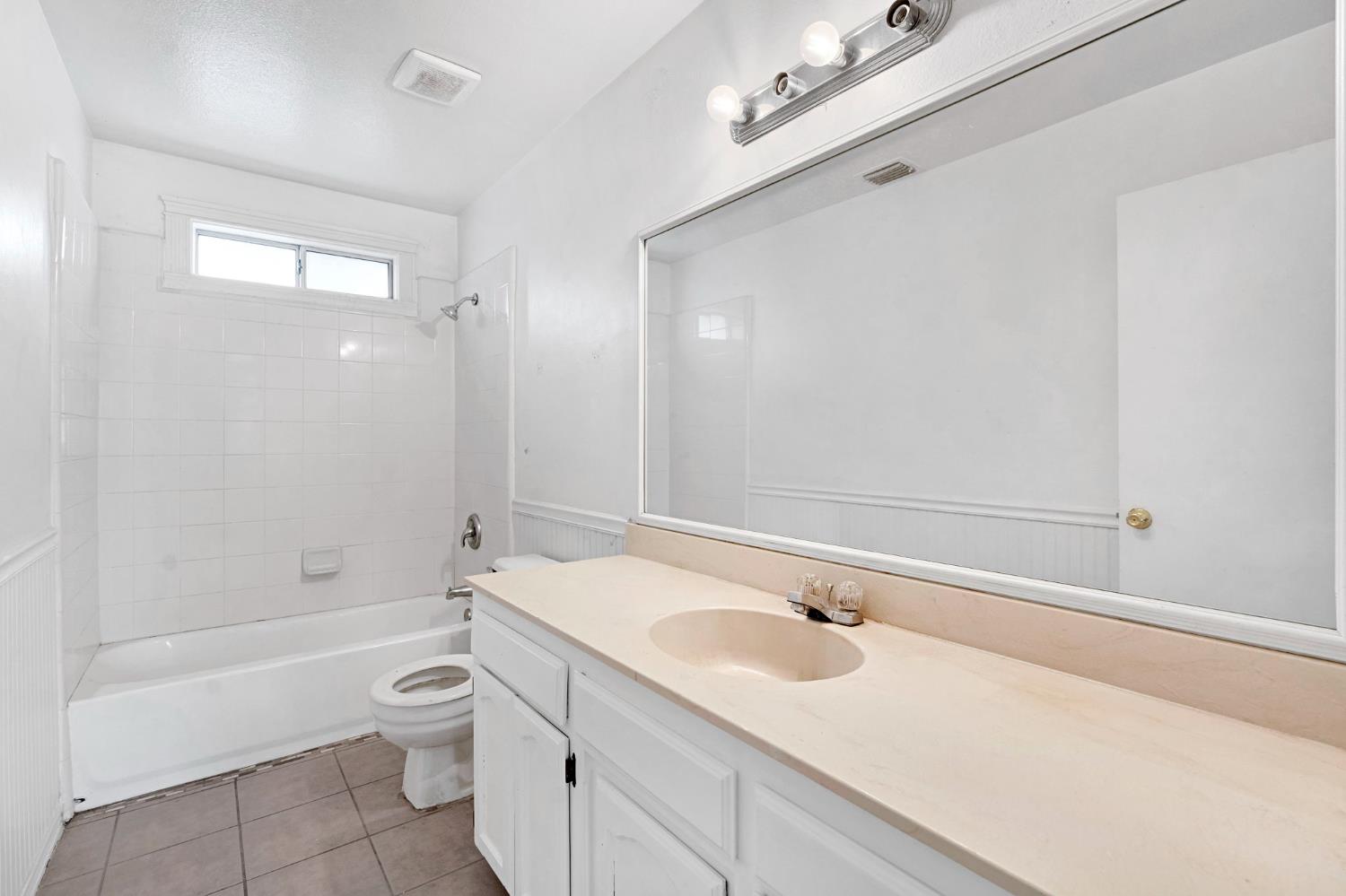 4466 N Cornelia Ave, Fresno, CA 93722