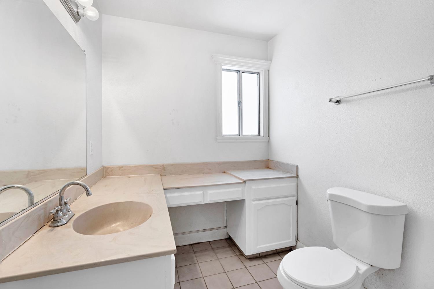4466 N Cornelia Ave, Fresno, CA 93722