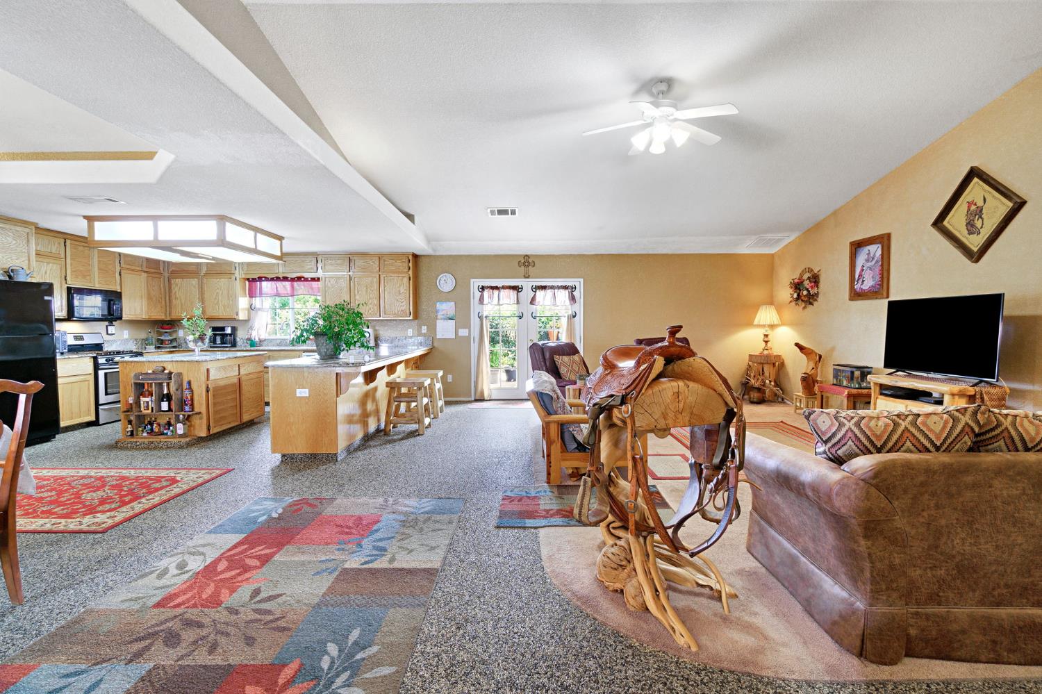 20689 Olympia Rd, Madera, CA 93638