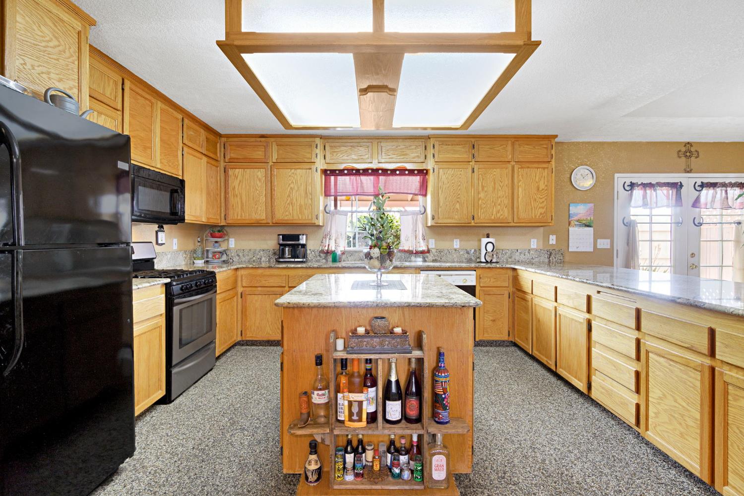 20689 Olympia Rd, Madera, CA 93638