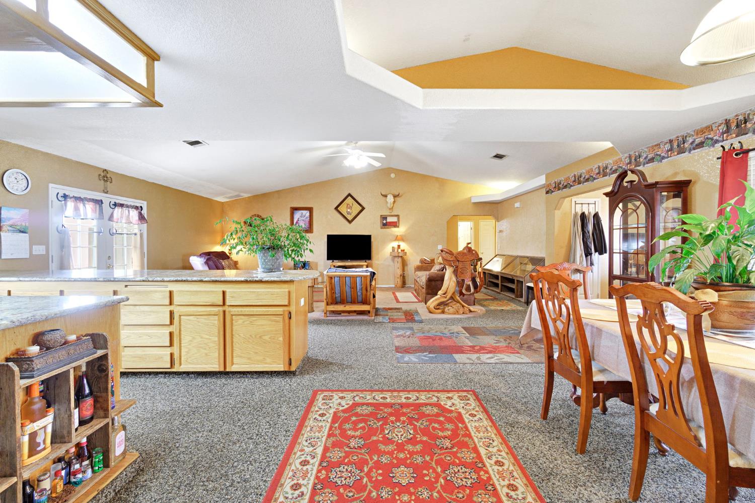20689 Olympia Rd, Madera, CA 93638