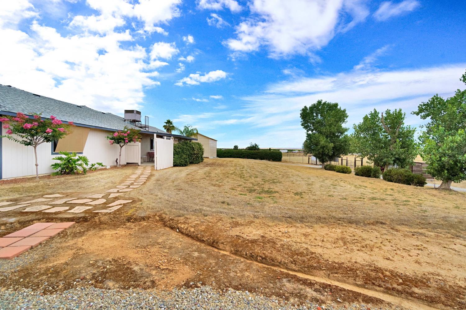 20689 Olympia Rd, Madera, CA 93638