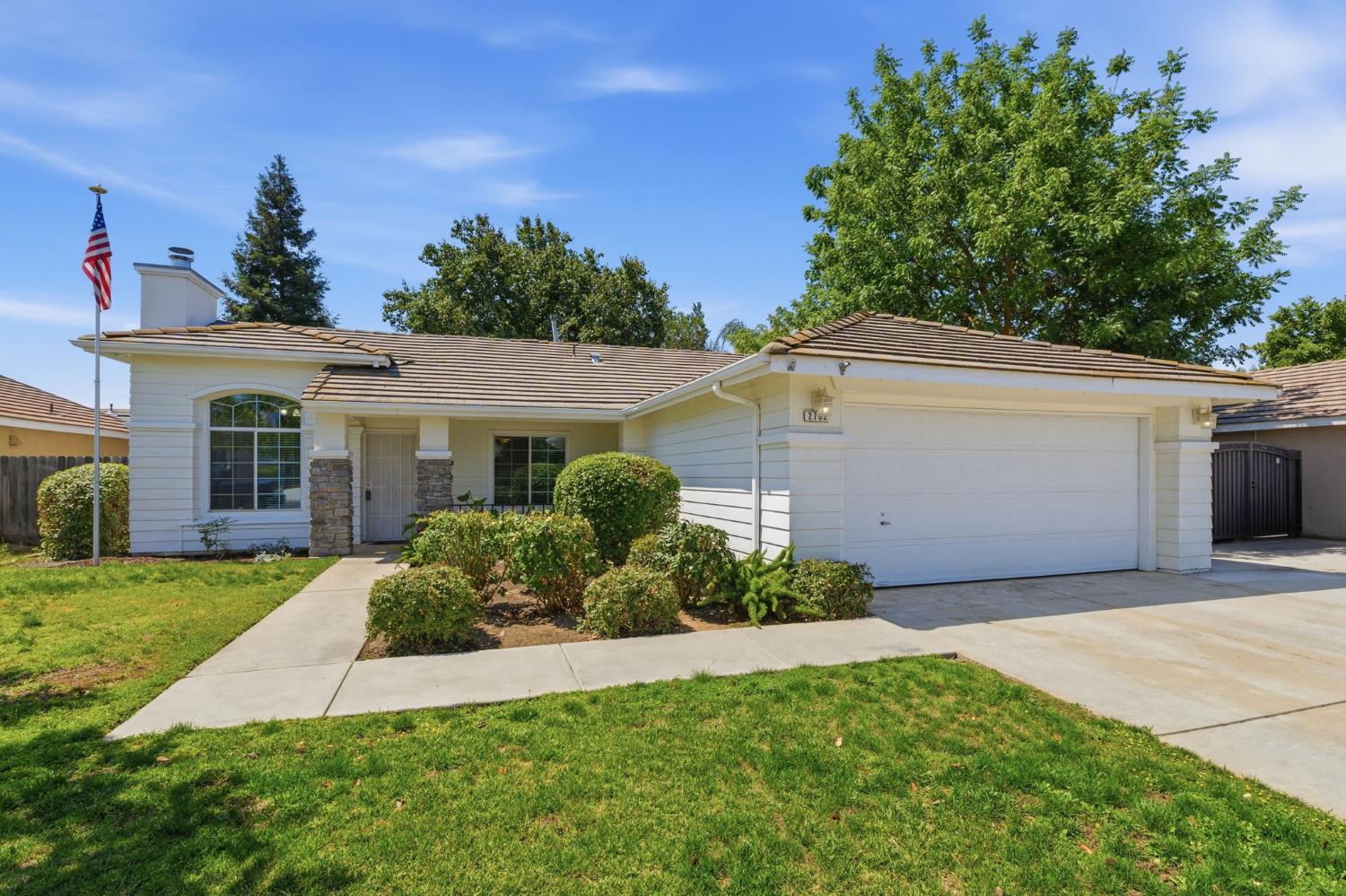2702 Mitchell Ave, Clovis, CA 93611