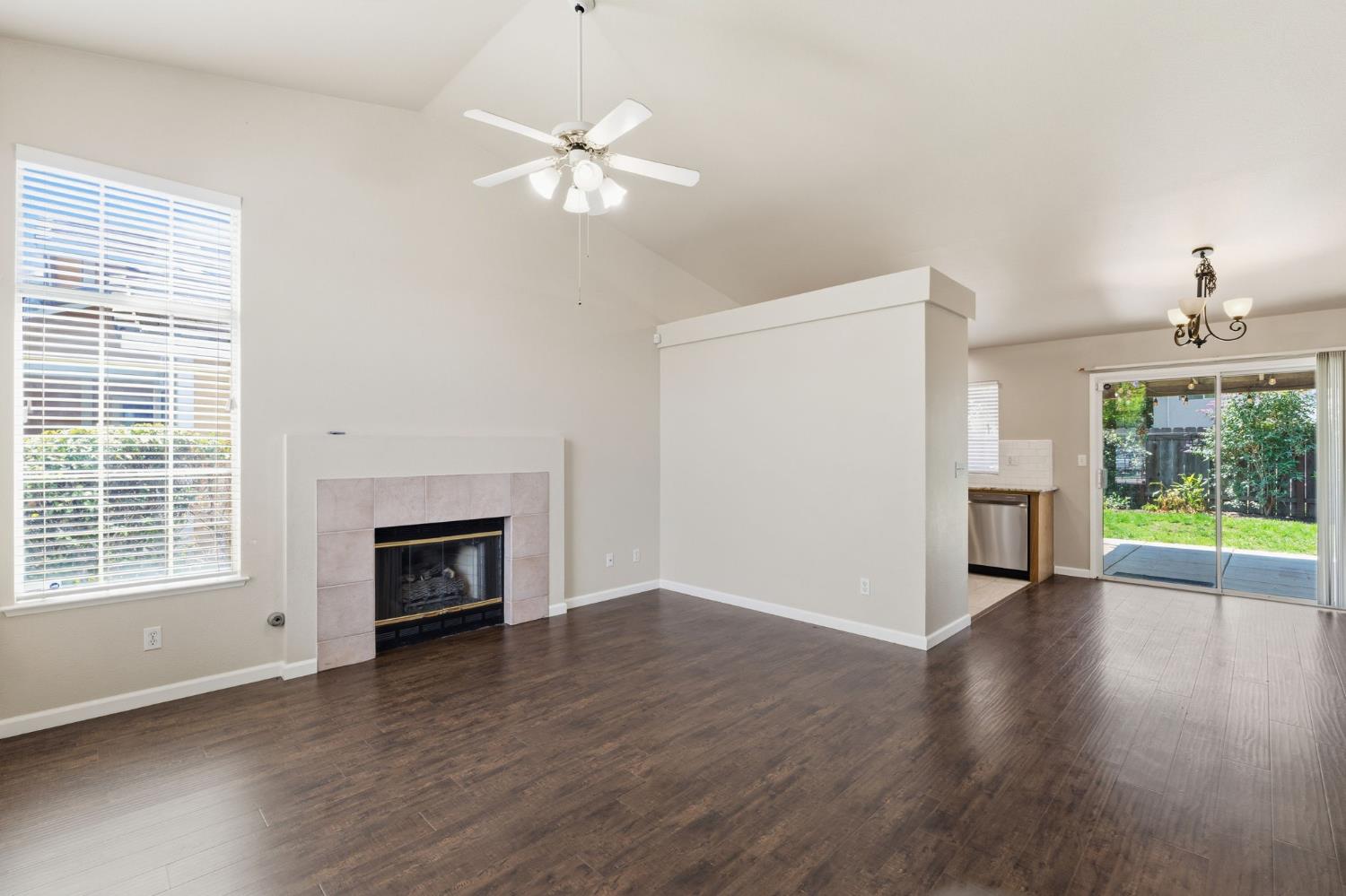 2702 Mitchell Ave, Clovis, CA 93611