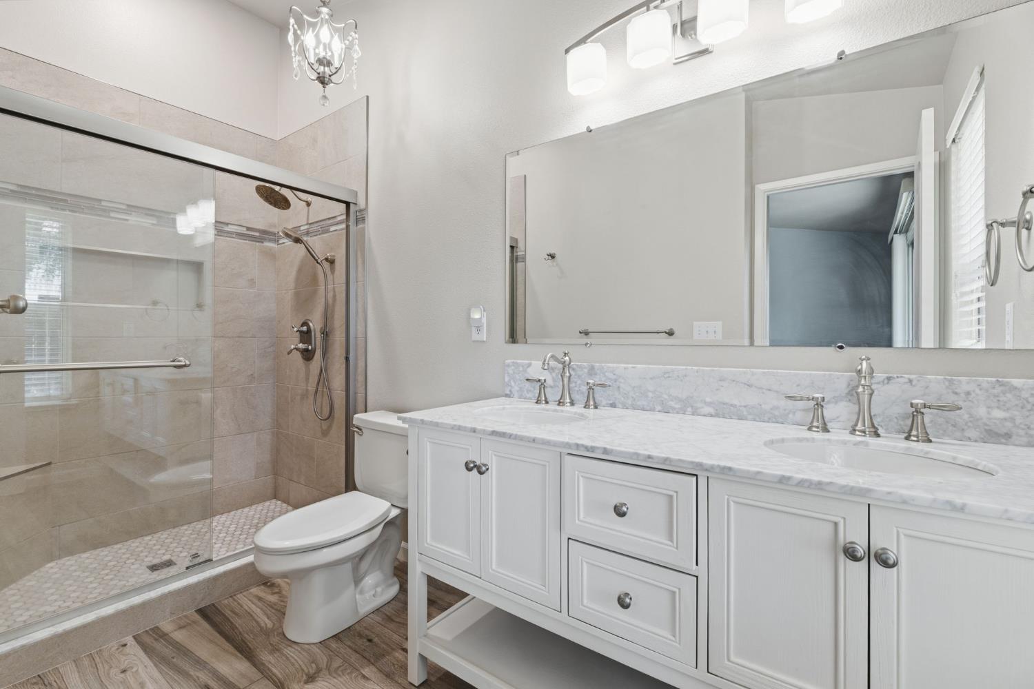2702 Mitchell Ave, Clovis, CA 93611