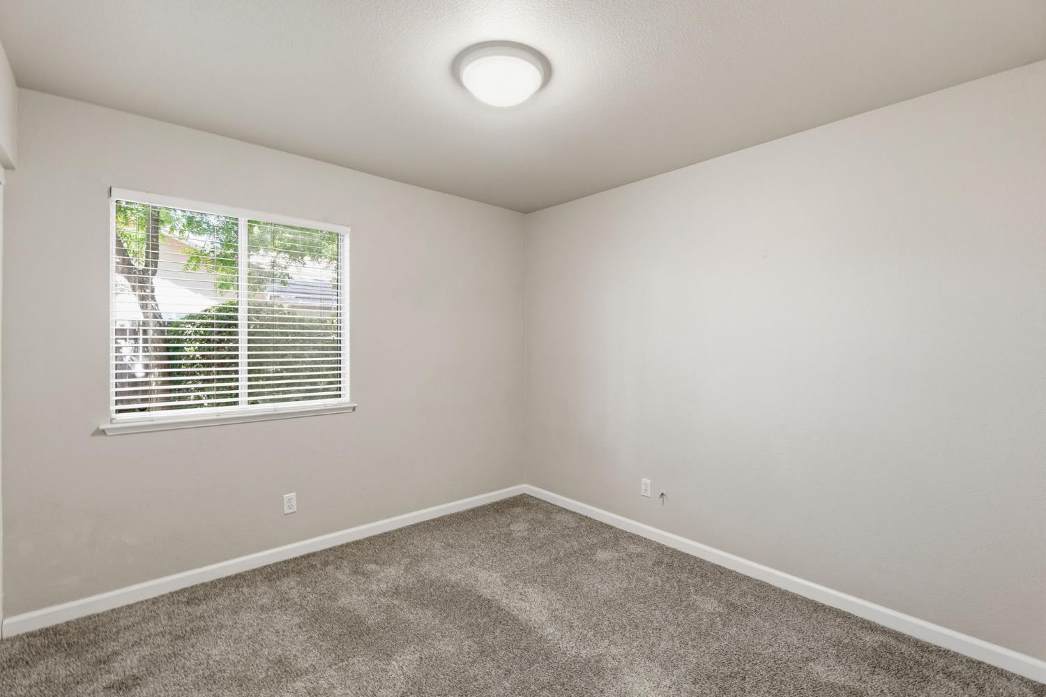 2702 Mitchell Ave, Clovis, CA 93611