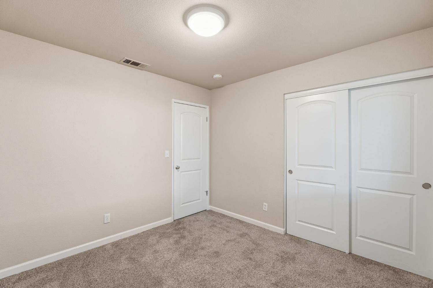 2702 Mitchell Ave, Clovis, CA 93611