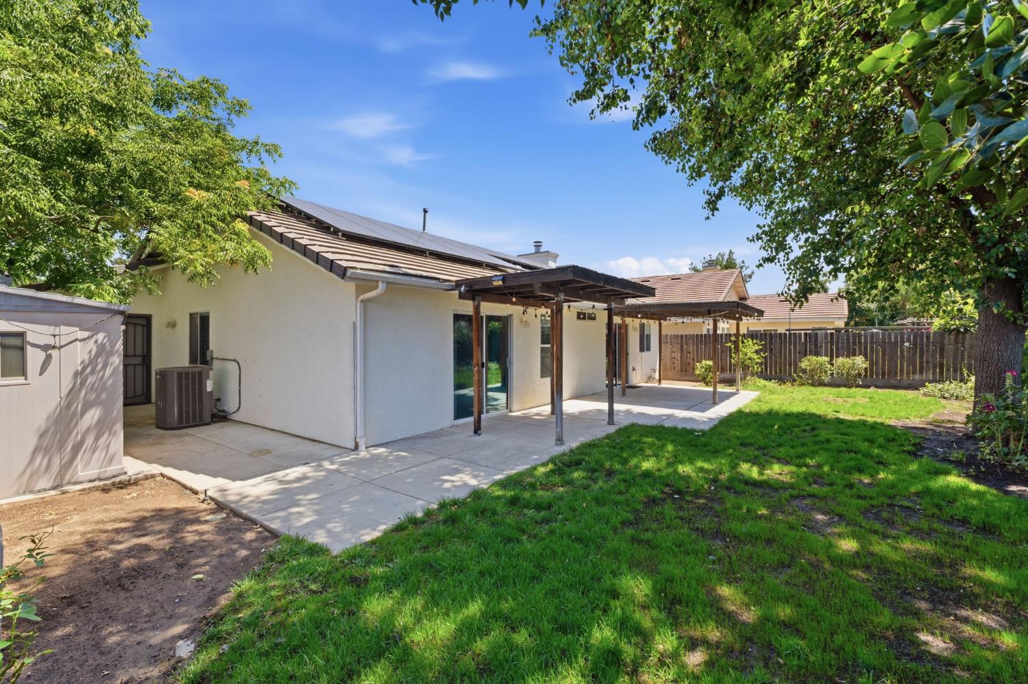 2702 Mitchell Ave, Clovis, CA 93611