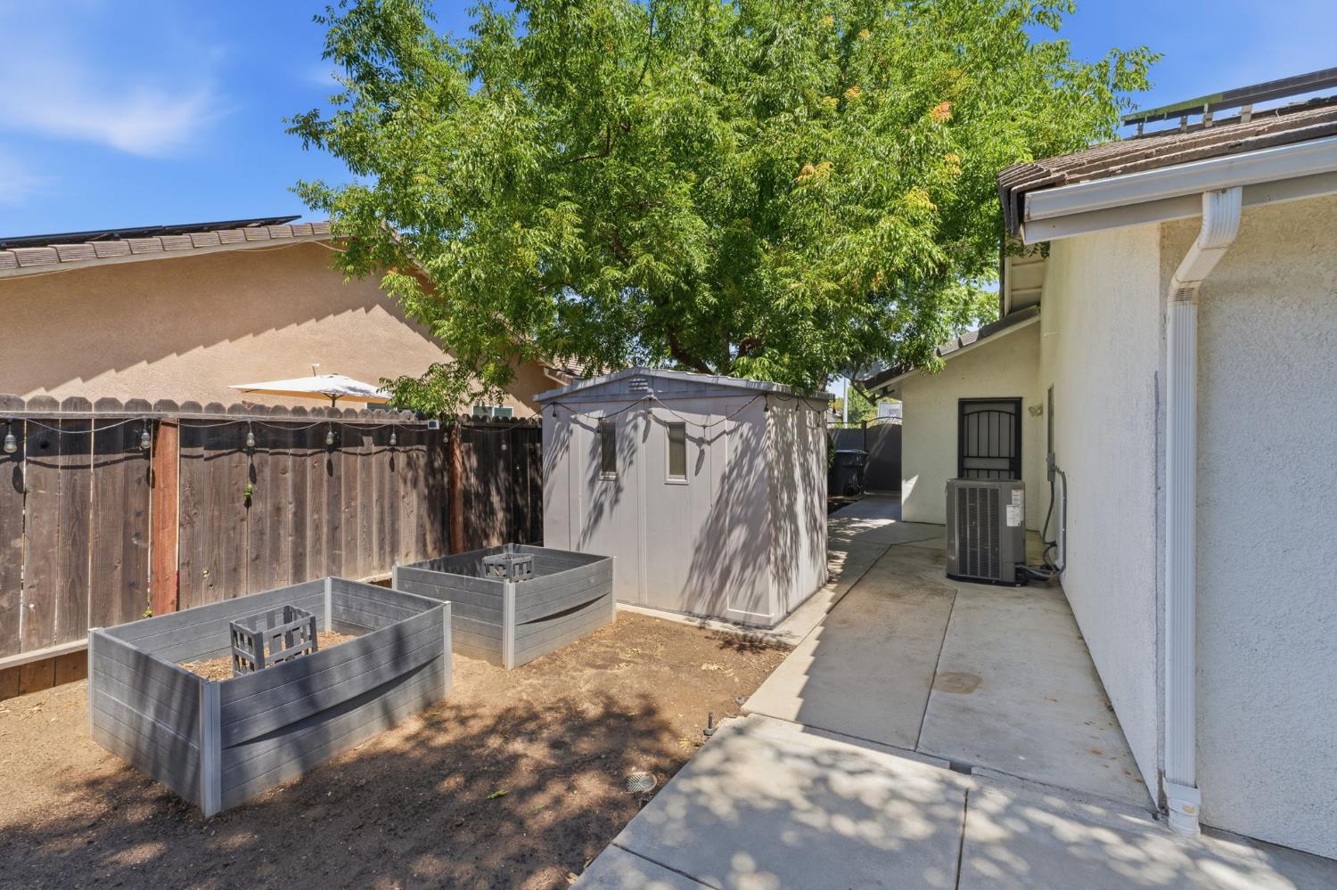 2702 Mitchell Ave, Clovis, CA 93611
