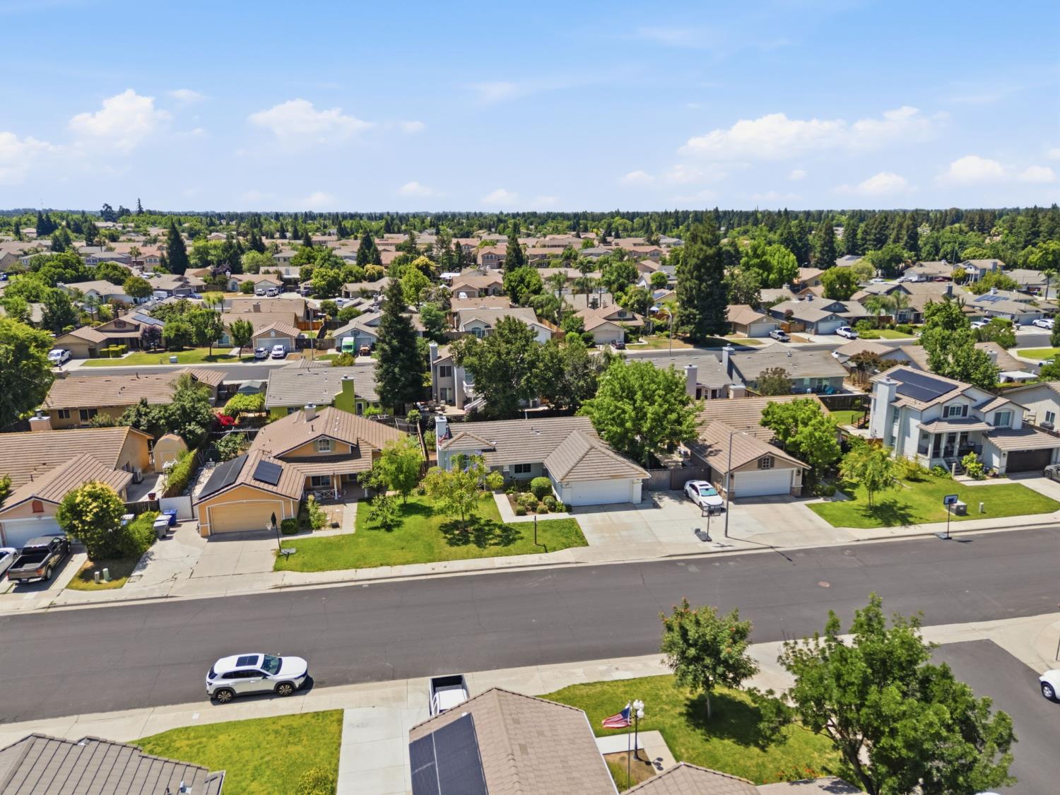 2702 Mitchell Ave, Clovis, CA 93611