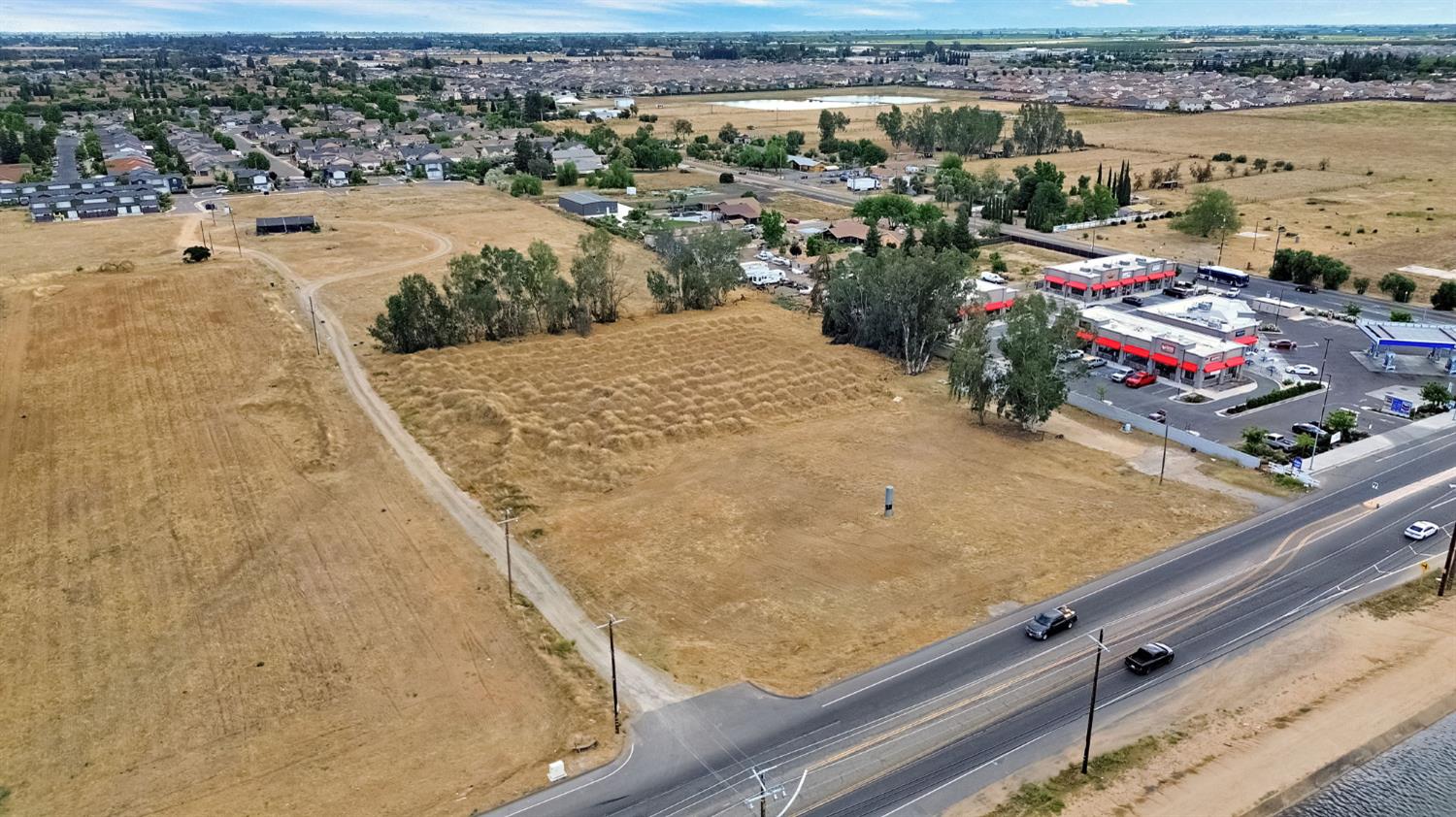 5907 W Shaw Ave, Fresno, CA 93722