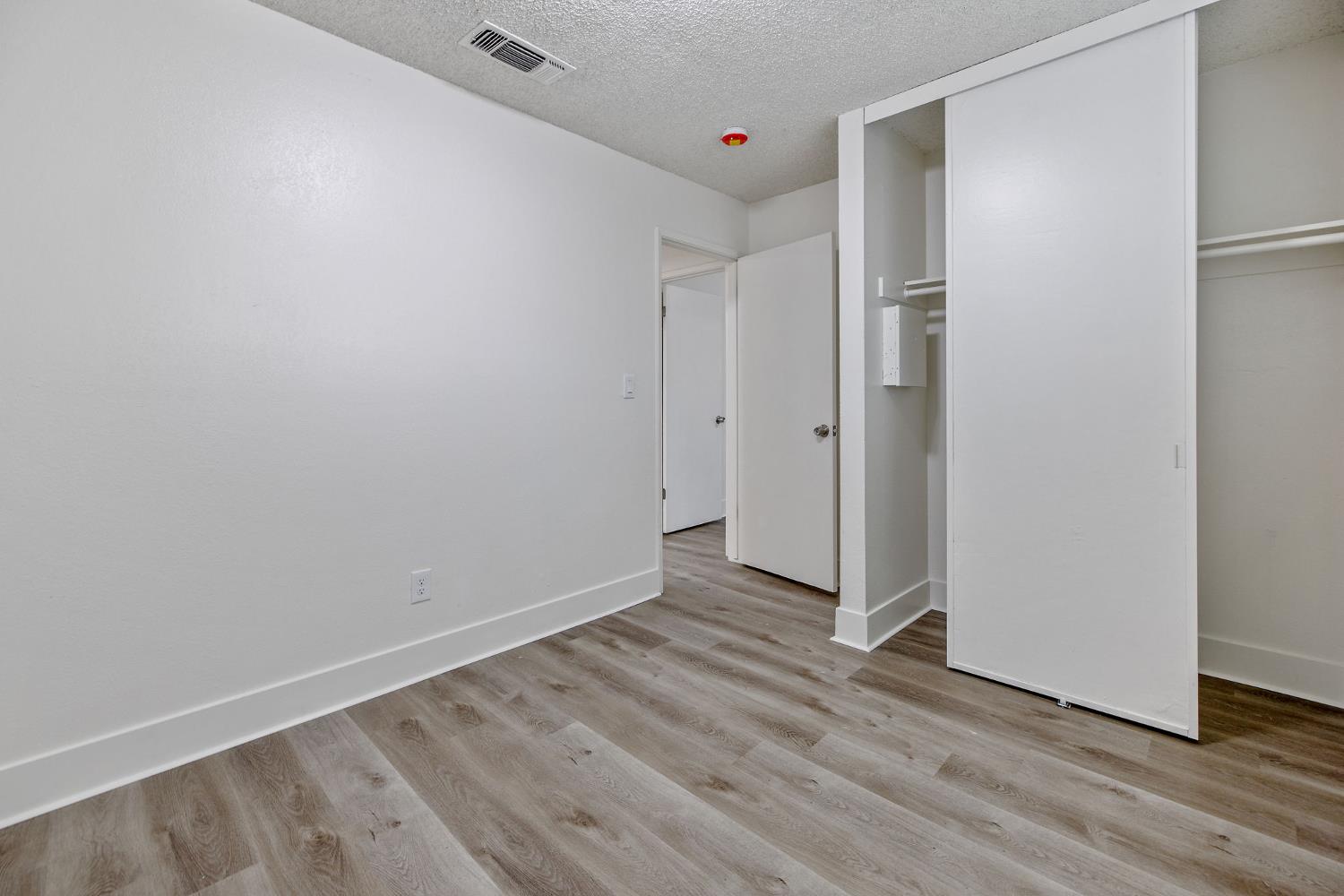 534 W Swift Ave, Clovis, CA 93612
