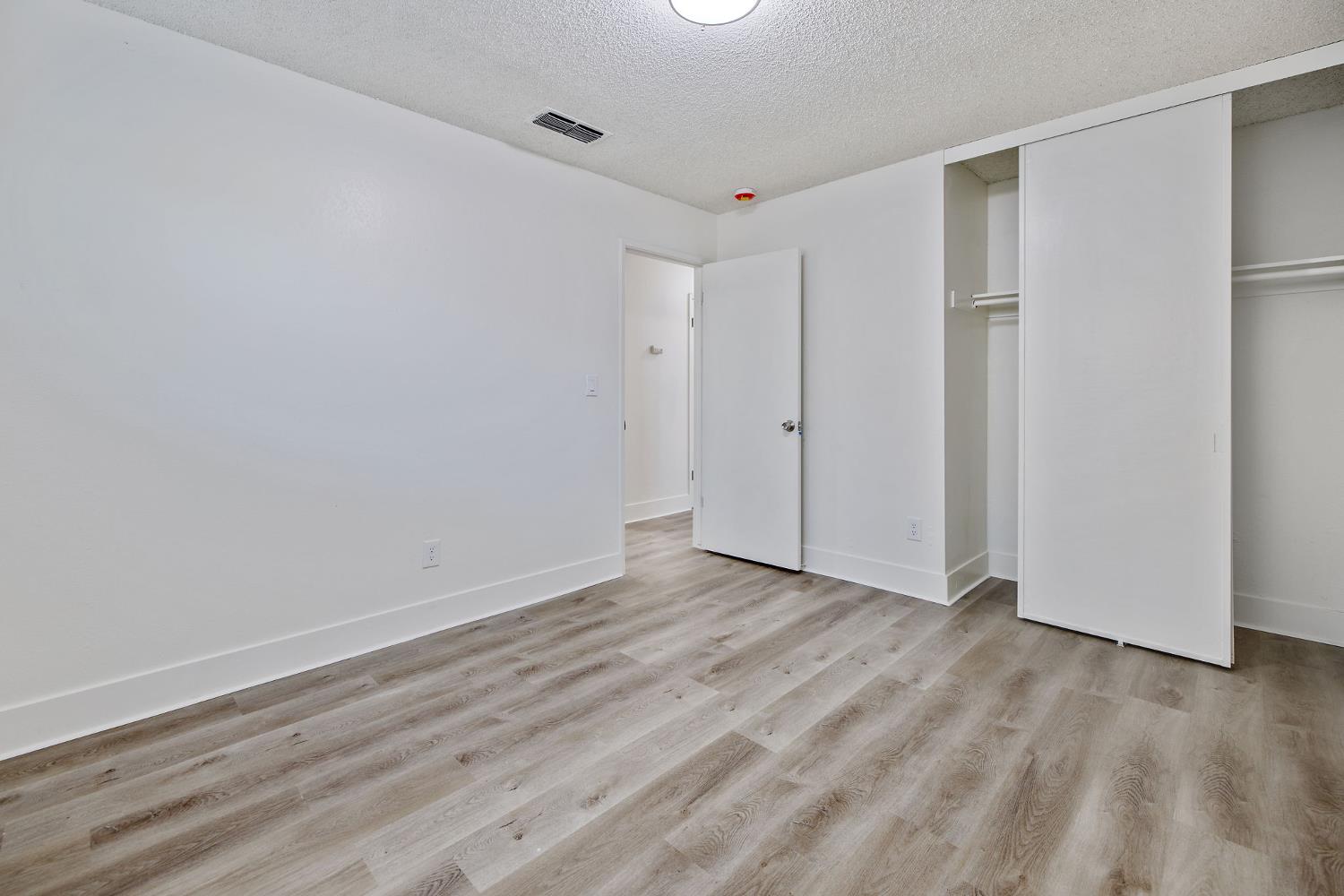 534 W Swift Ave, Clovis, CA 93612