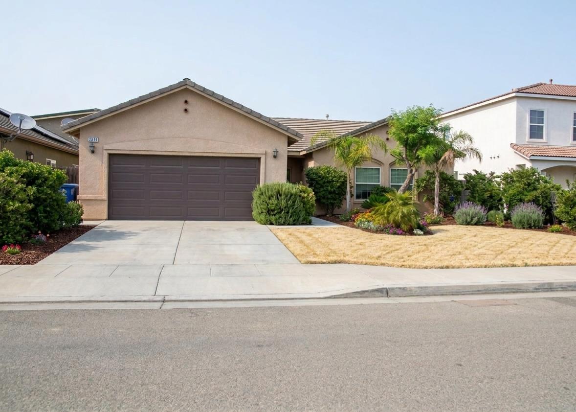 2876 W Indiana Ave, Caruthers, CA 93609