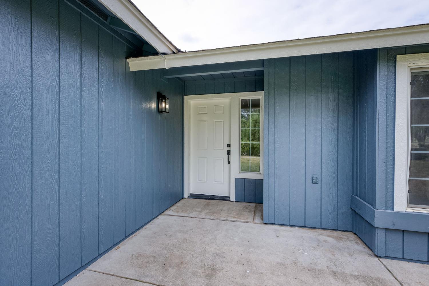 1418 N Del Rey Ave, Sanger, CA 93657