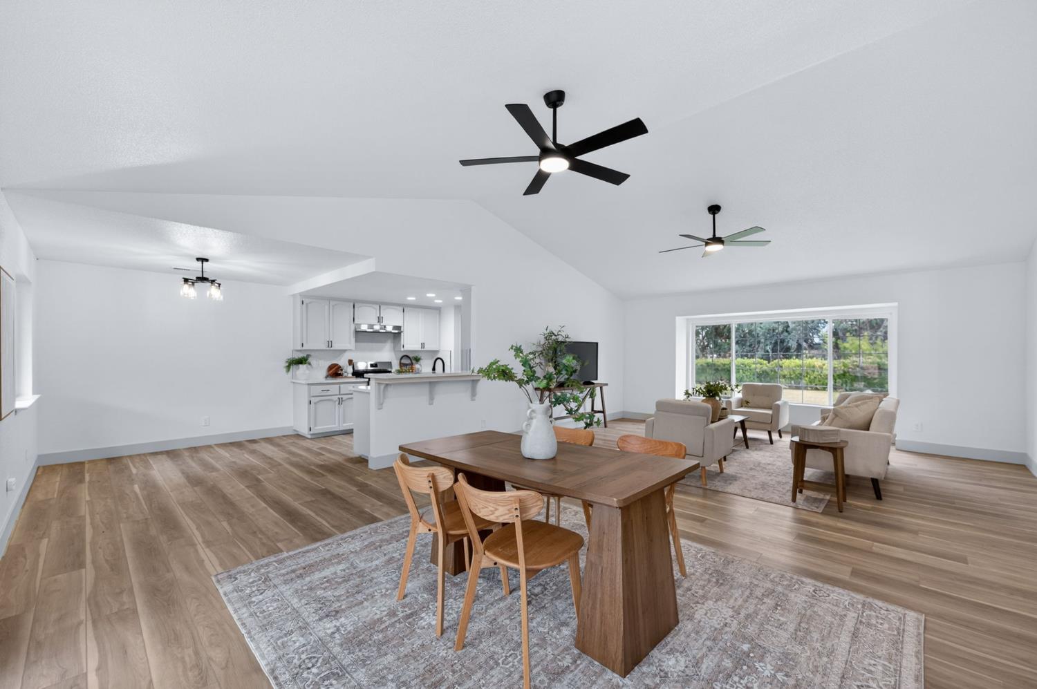 1418 N Del Rey Ave, Sanger, CA 93657