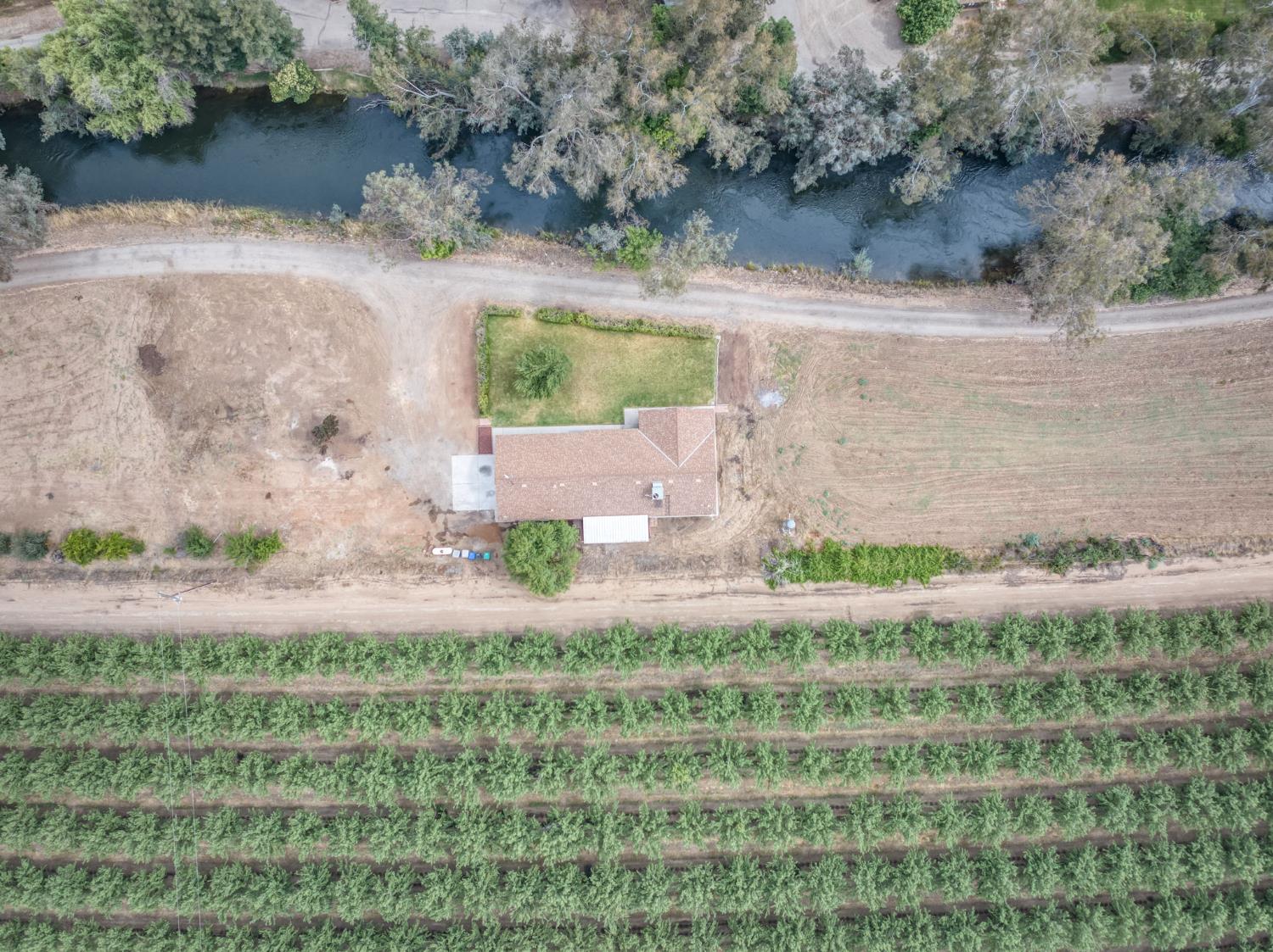 1418 N Del Rey Ave, Sanger, CA 93657