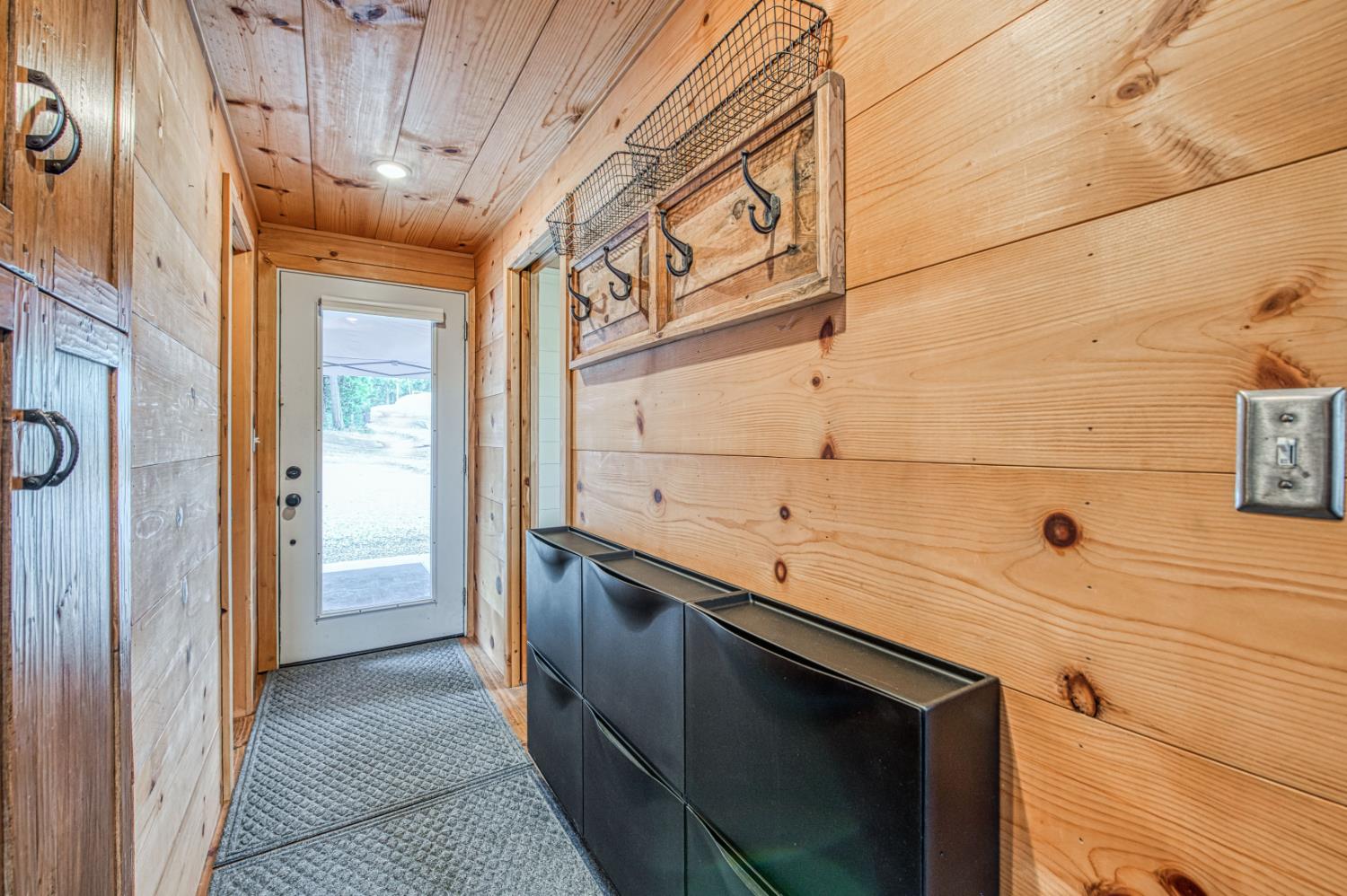 41895 Merriman Ln, Auberry, CA 93602