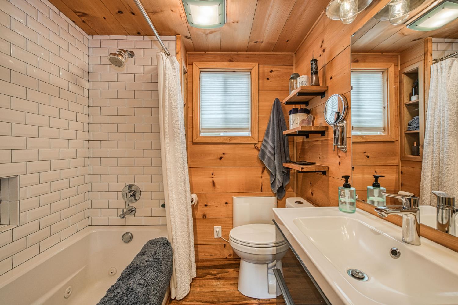 41895 Merriman Ln, Auberry, CA 93602