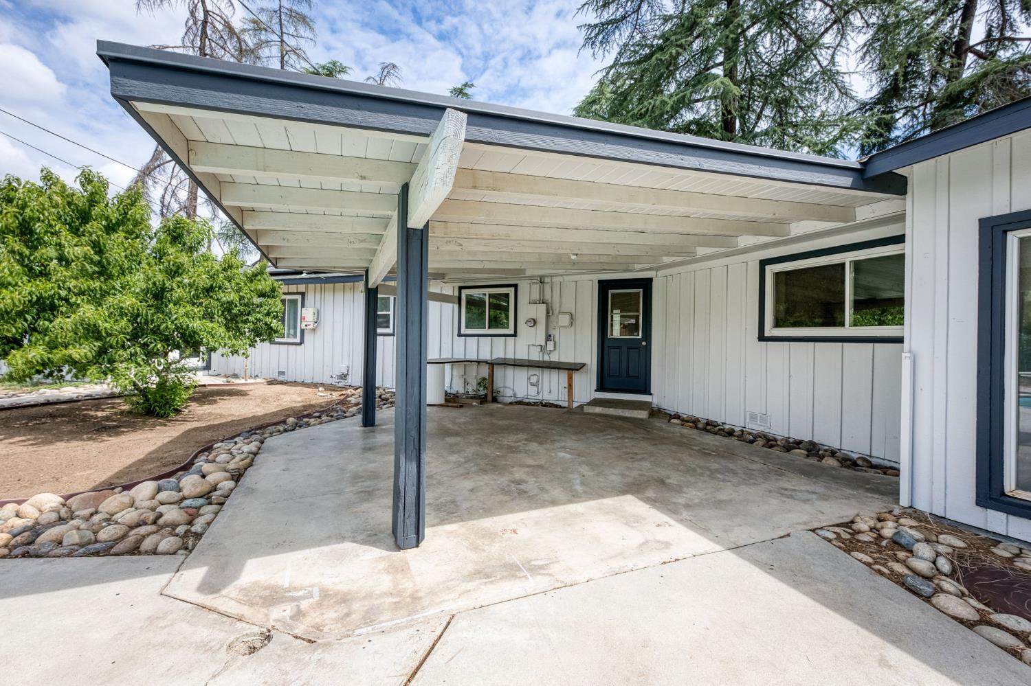4205 Ralph Ln N, Fresno, CA 93727