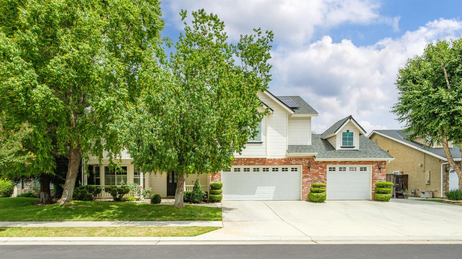 147 Everglade Ave, Clovis, CA 93619