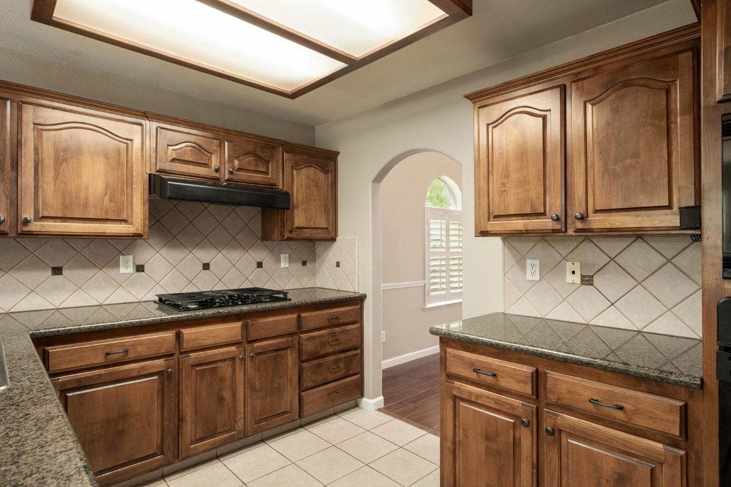 147 Everglade Ave, Clovis, CA 93619