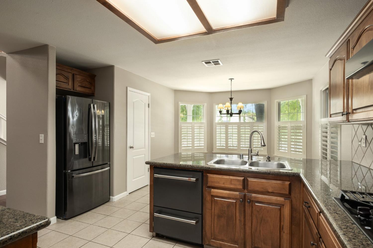 147 Everglade Ave, Clovis, CA 93619