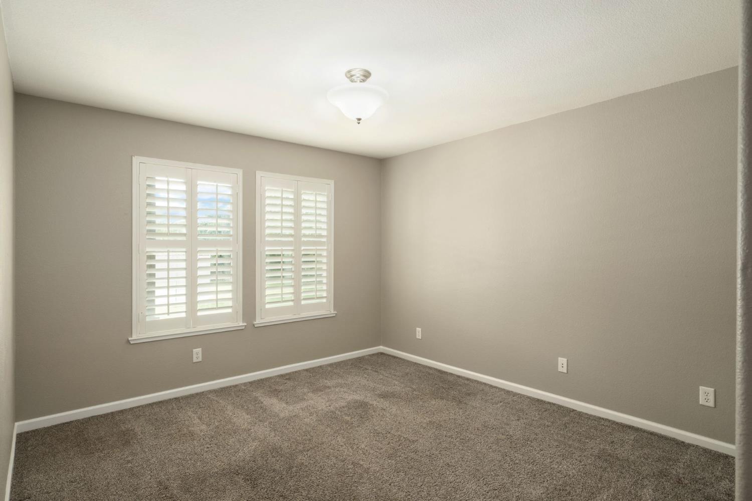 147 Everglade Ave, Clovis, CA 93619