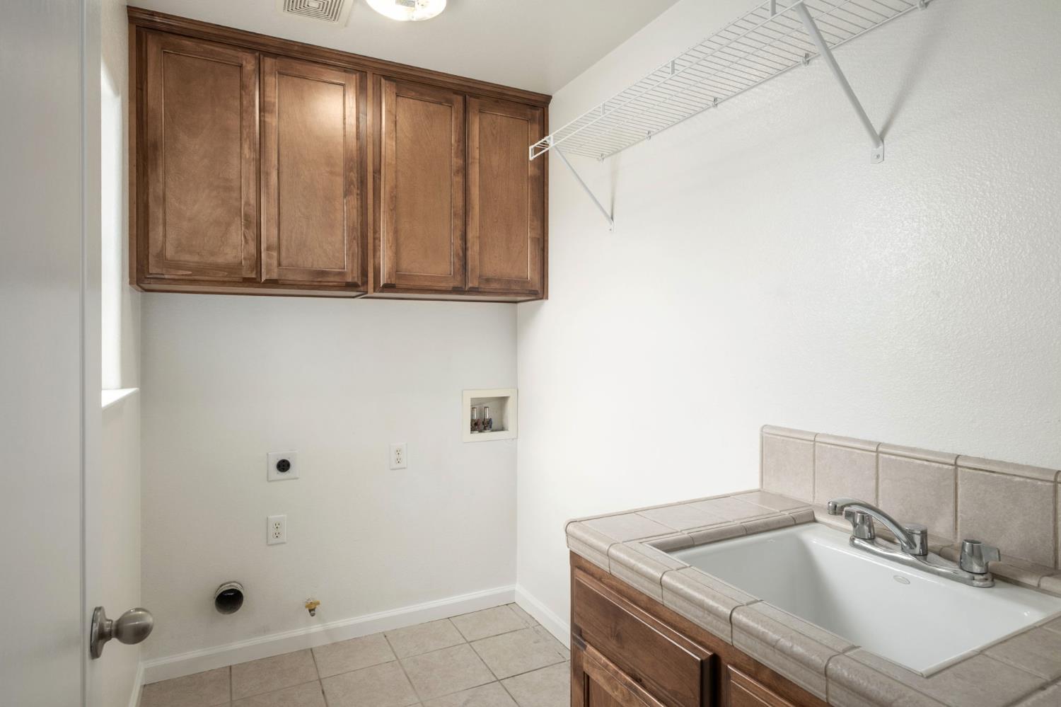 147 Everglade Ave, Clovis, CA 93619