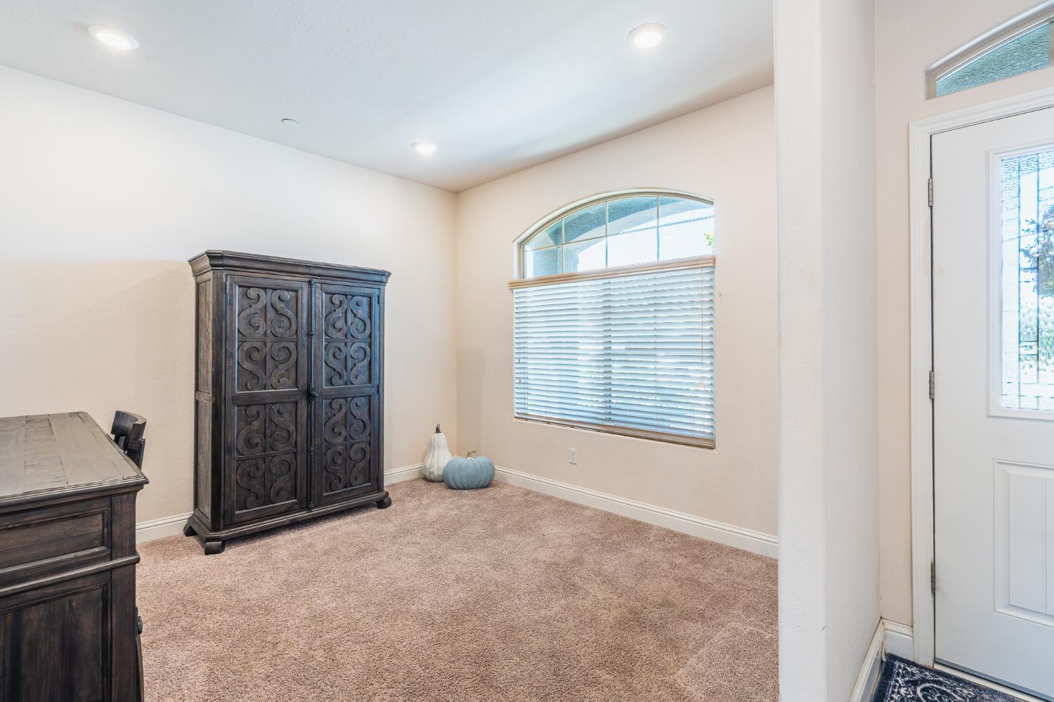 4102 Duncan Ave, Clovis, CA 93619