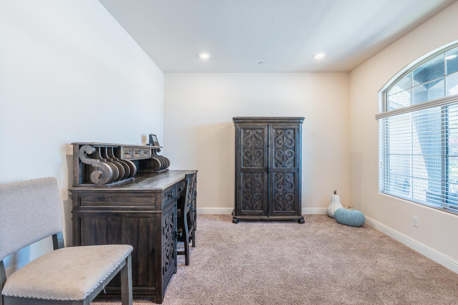 4102 Duncan Ave, Clovis, CA 93619