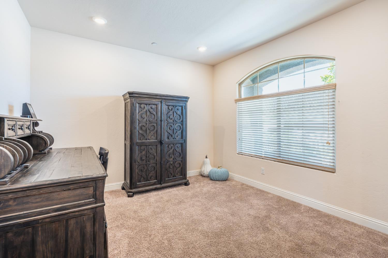 4102 Duncan Ave, Clovis, CA 93619