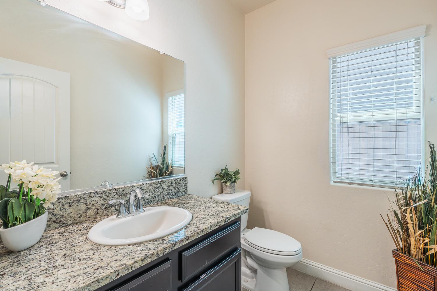 4102 Duncan Ave, Clovis, CA 93619