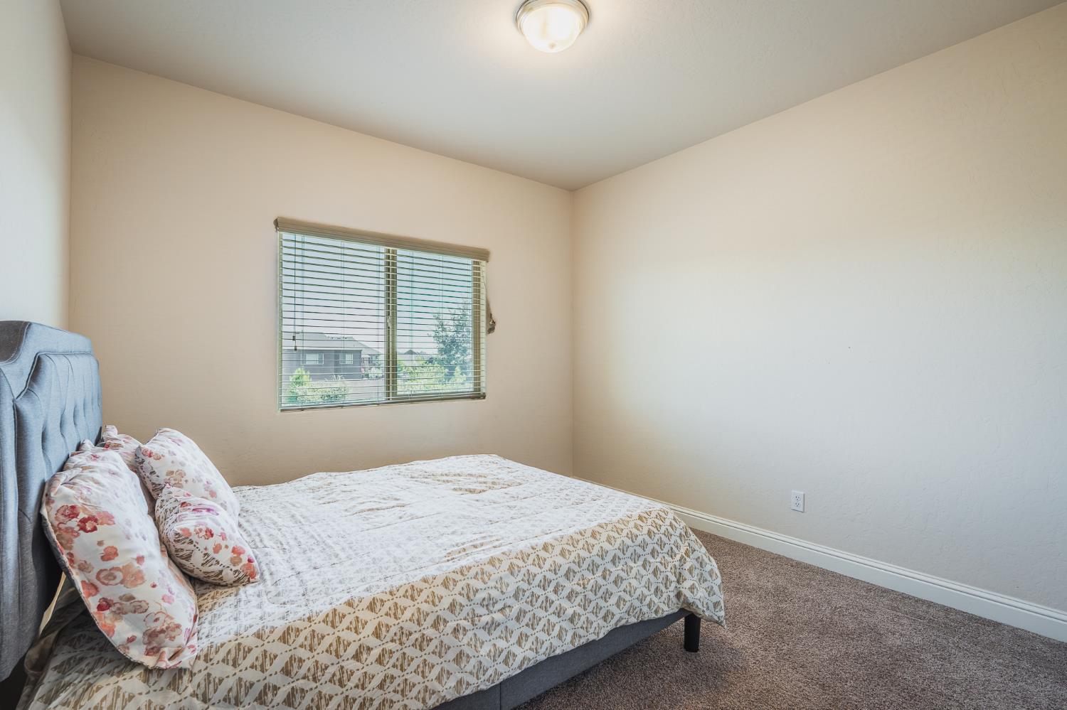 4102 Duncan Ave, Clovis, CA 93619