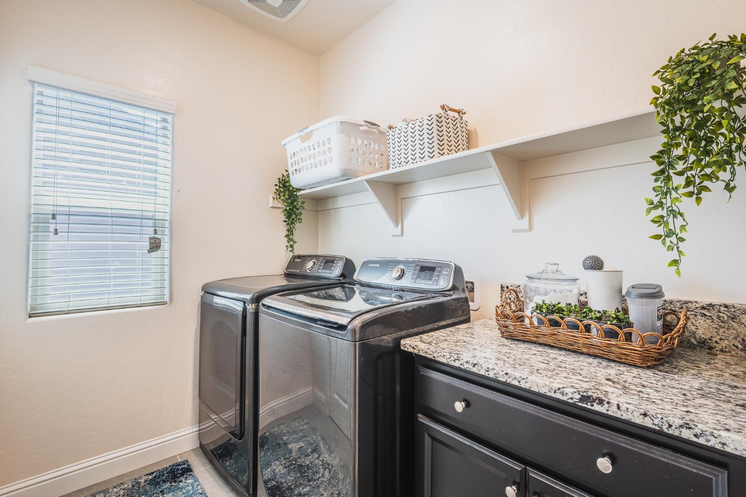 4102 Duncan Ave, Clovis, CA 93619