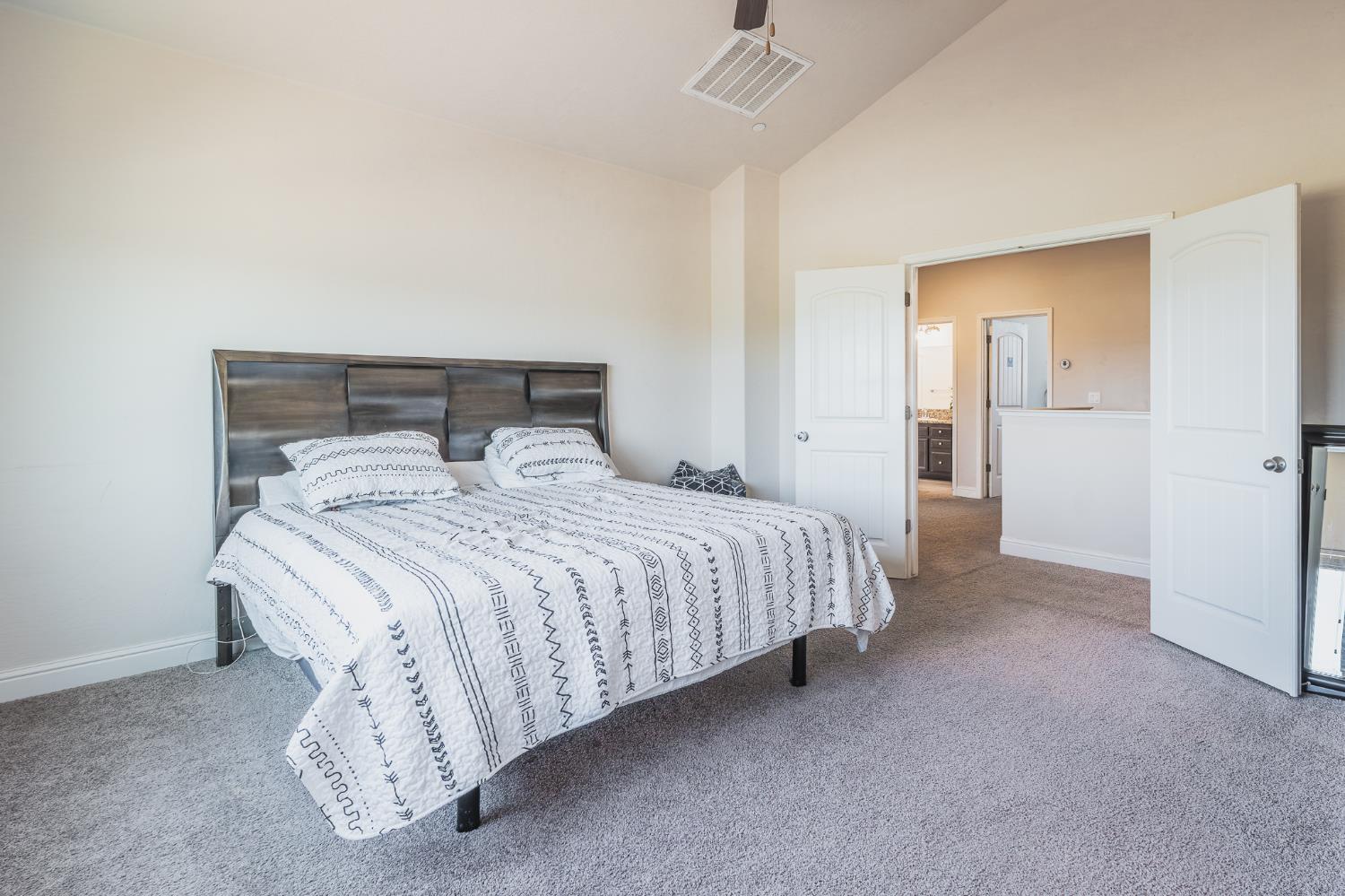 4102 Duncan Ave, Clovis, CA 93619