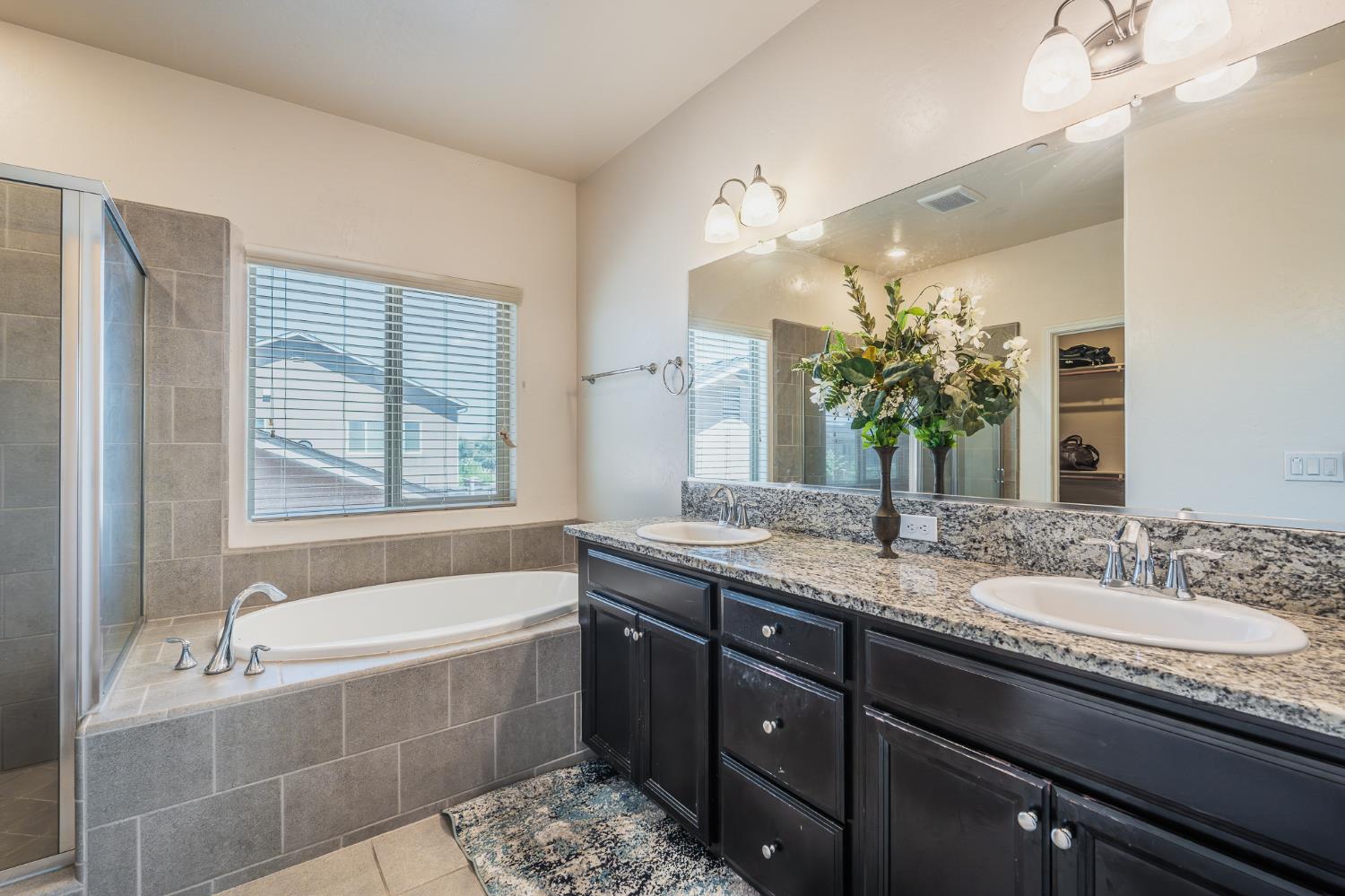 4102 Duncan Ave, Clovis, CA 93619