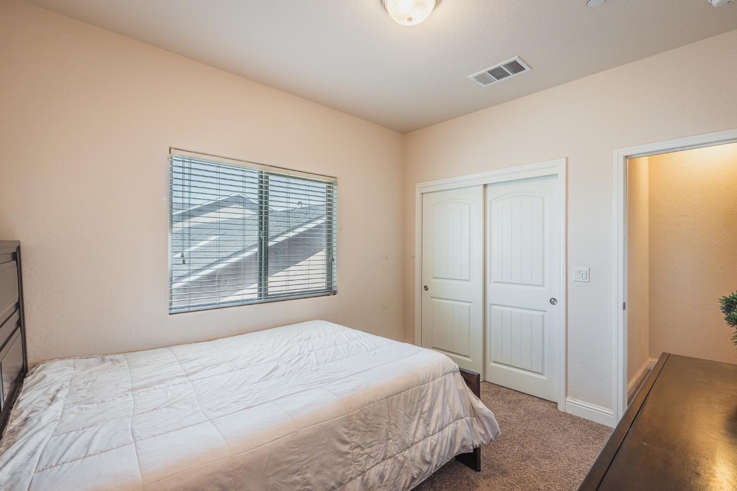 4102 Duncan Ave, Clovis, CA 93619