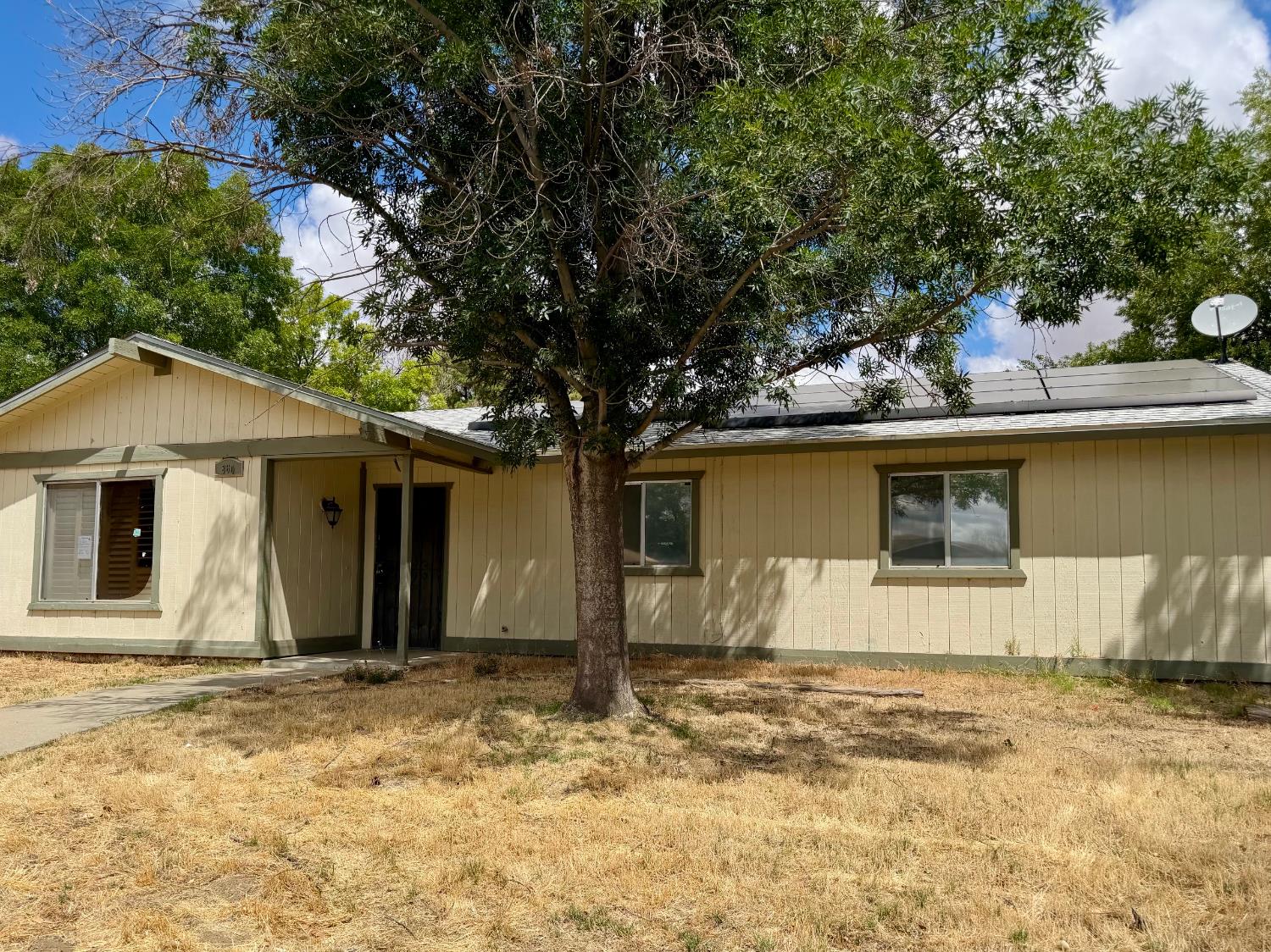 860 S Coalinga St, Coalinga, CA 93210