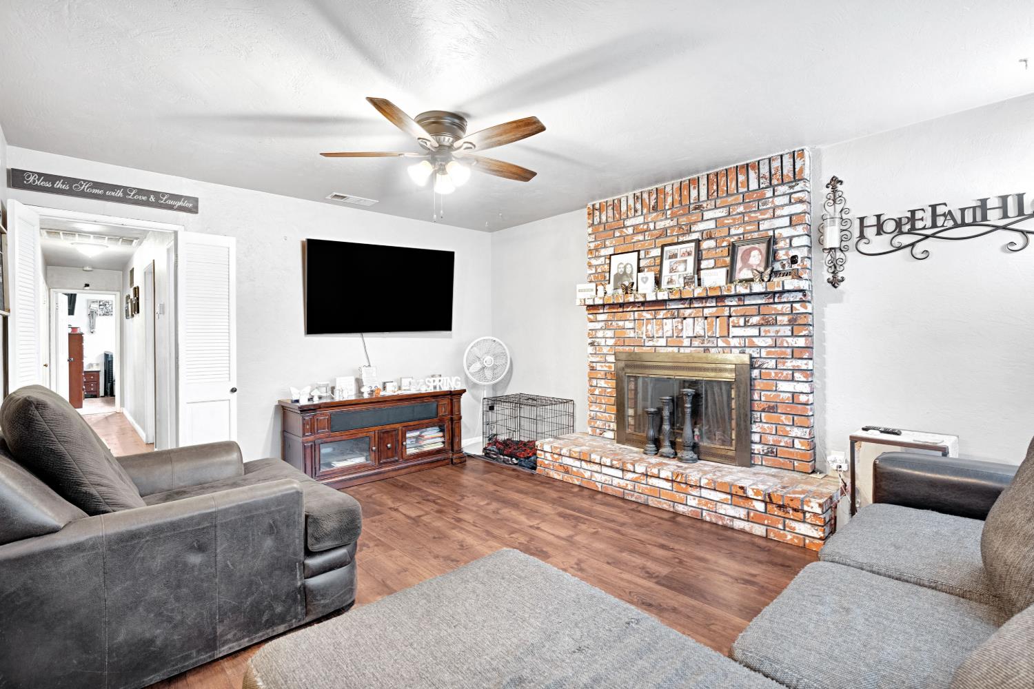2003 Dennis Dr, Selma, CA 93662