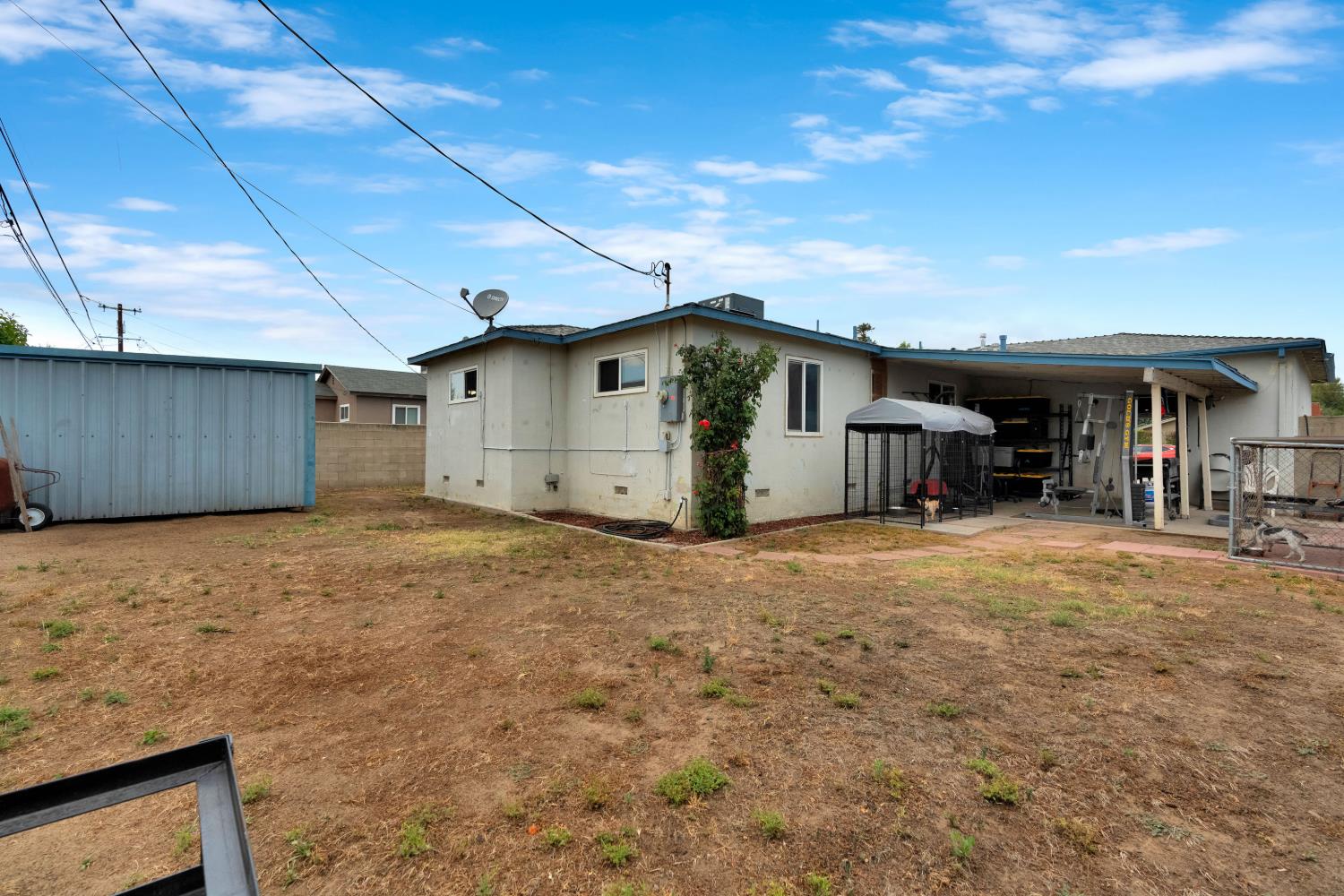 2003 Dennis Dr, Selma, CA 93662