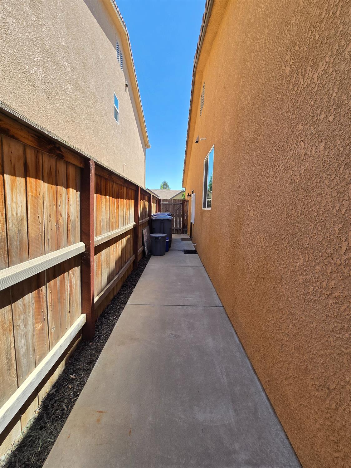4153 Chessa Ln, Clovis, CA 93619