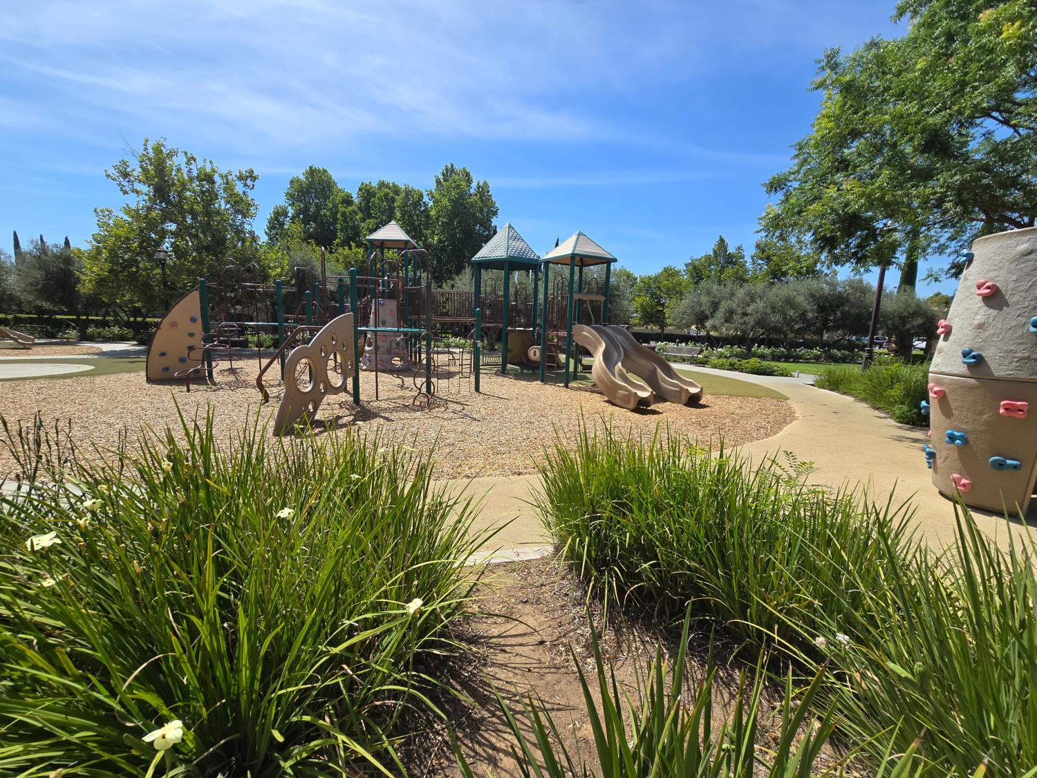 4153 Chessa Ln, Clovis, CA 93619