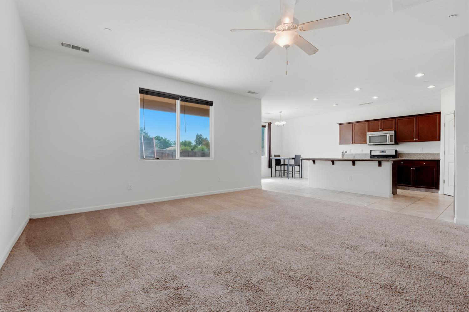 3102 SE La Vida Ct, Visalia, CA 93292