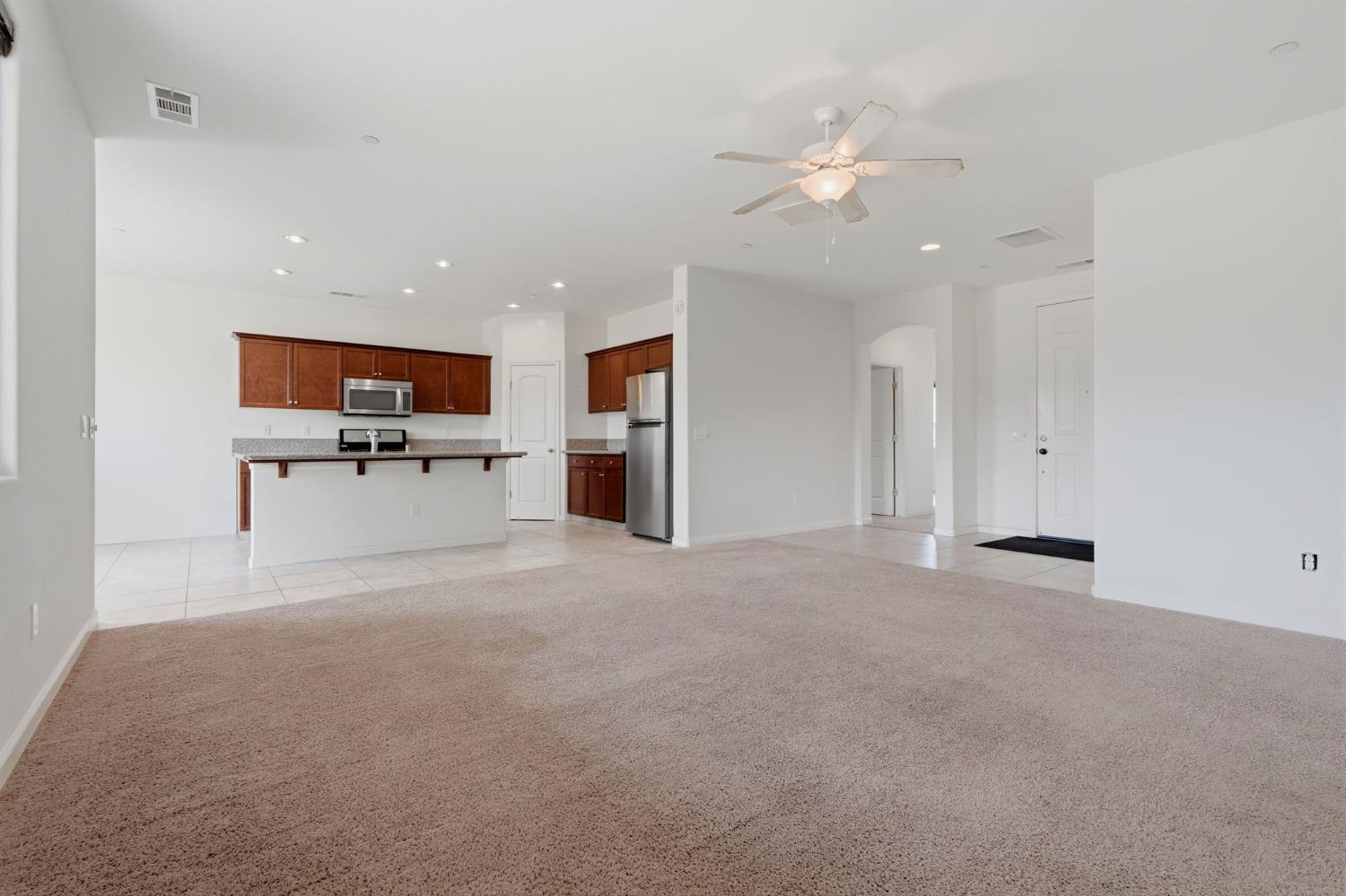 3102 SE La Vida Ct, Visalia, CA 93292