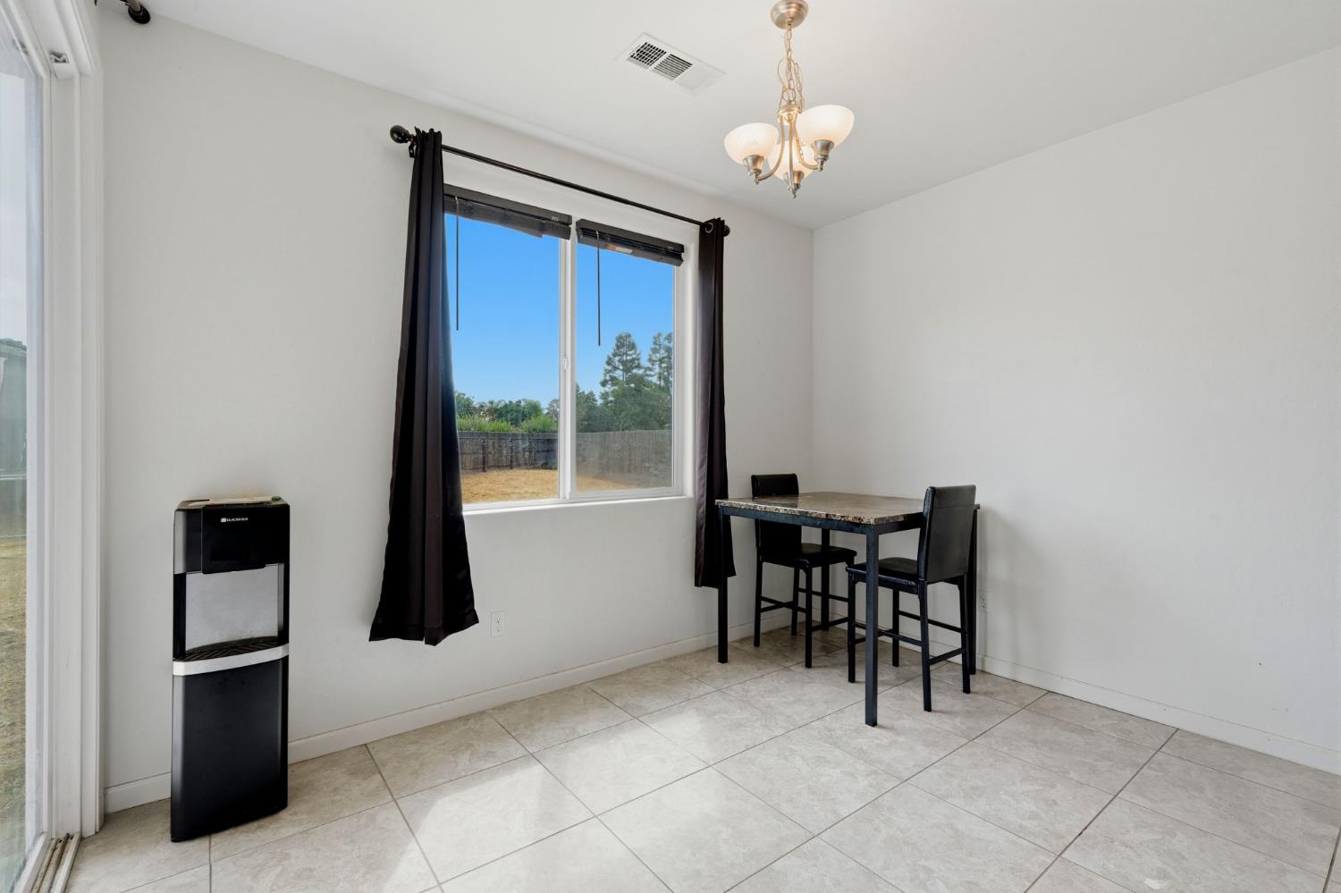 3102 SE La Vida Ct, Visalia, CA 93292